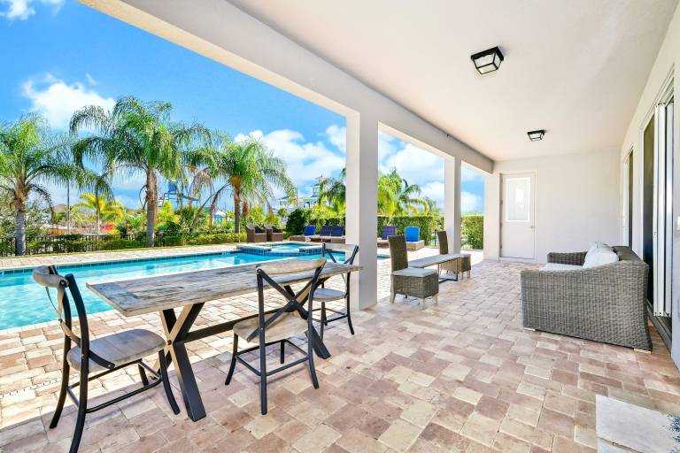 Family-oriented beautiful house with private pool | Dogs allowed — photo 3