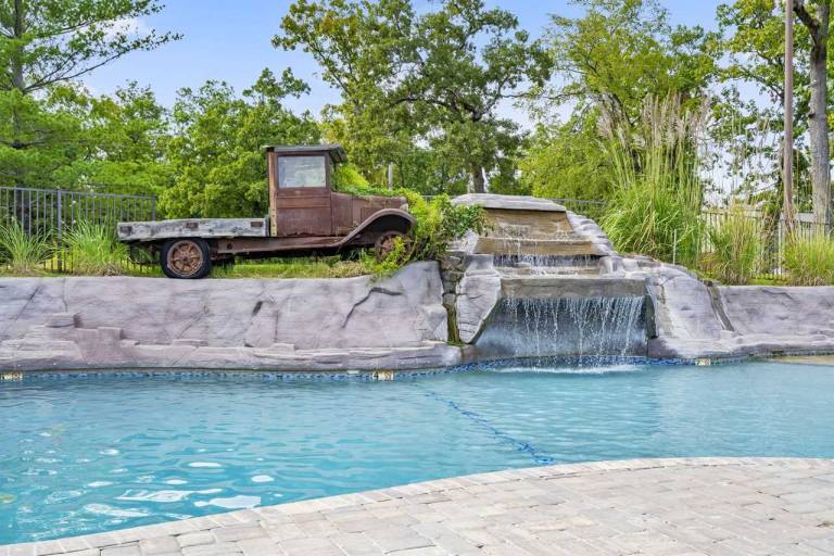 Fully equipped house with pool & barbecue | Pet-friendly in Branson, MO