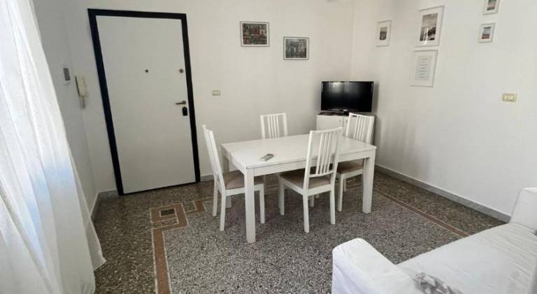 Apartment with 2 rooms for 4 persons — photo 2
