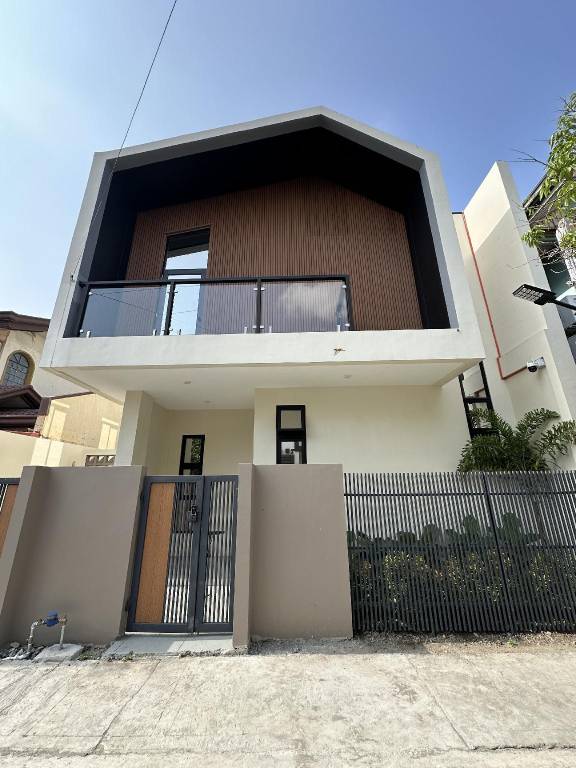 240 m&sup2; Ferienhaus