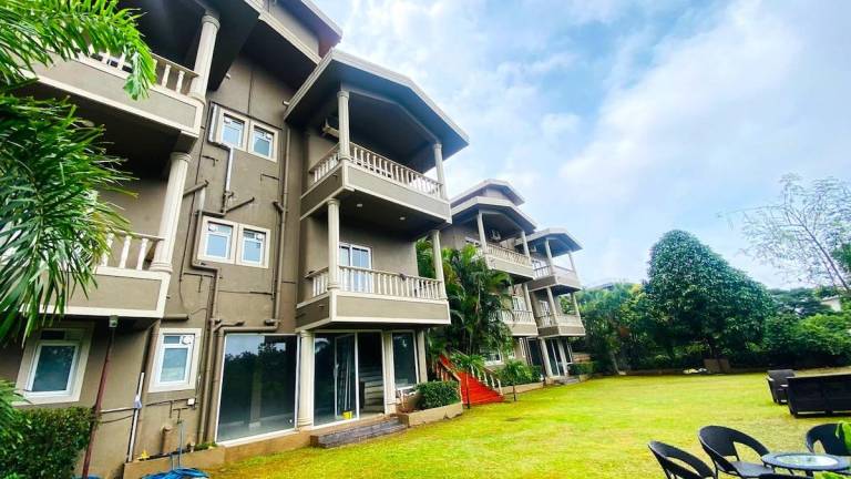 House with garden & private pool | Suitable for remote work | Dogs allowed in Khandala
