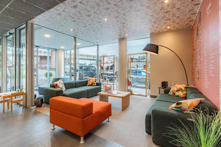 Serviced apartment with yard | Suitable for remote work in Villeurbanne