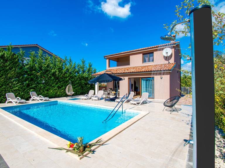 Beautiful vacation home with private pool & patio | Dogs allowed — photo 3