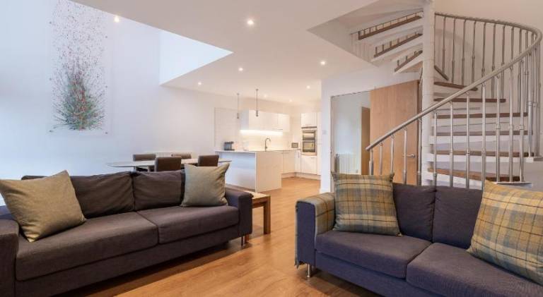 CITY CENTRE APARTMENT with Free Secure Underground Parking — photo 5