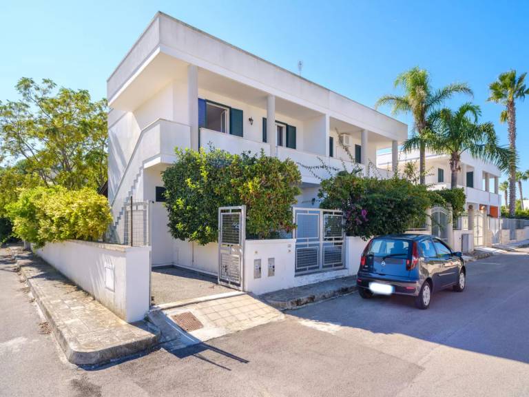 Vacation home with patio & garden | Sea view — photo 4