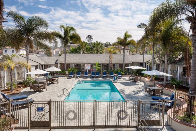 Holiday Inn Express and Suites La Jolla - Windansea Beach By IHG — photo 2