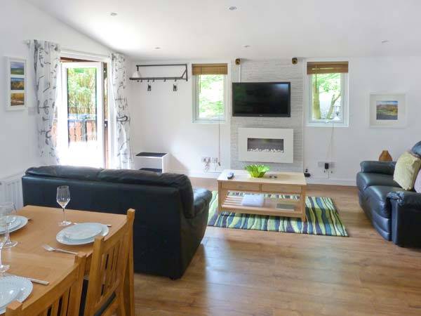 Cottage with garden, pool & patio — photo 5