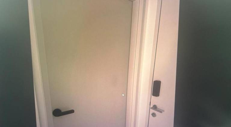 Apartment with pool — photo 4