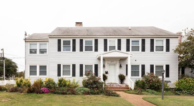 House with 3 rooms for 6 persons in Virginia Beach, VA