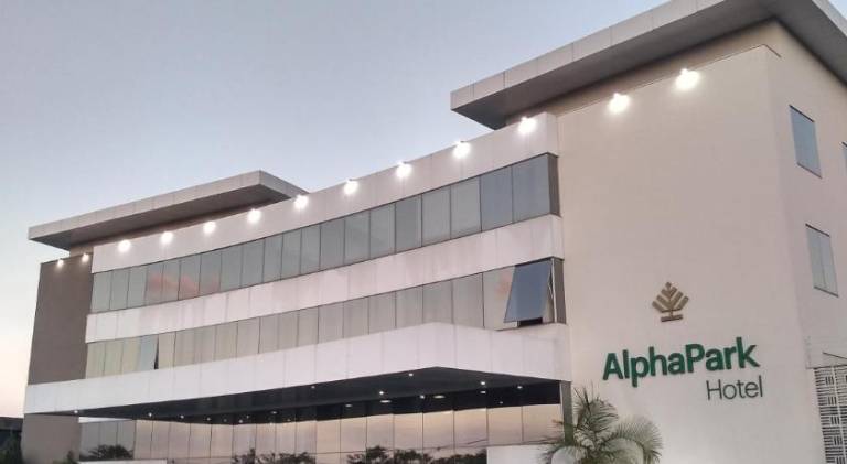 AlphaPark Hotel