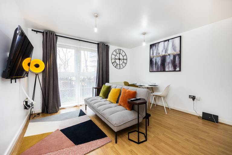 Garland Modern Central City Apartment Hackney 1