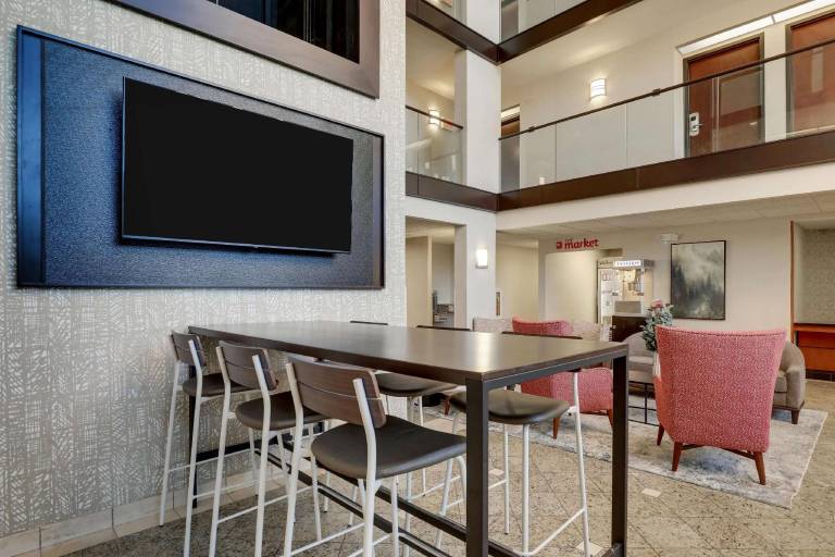 Drury Inn & Suites Charlotte University Place — photo 3