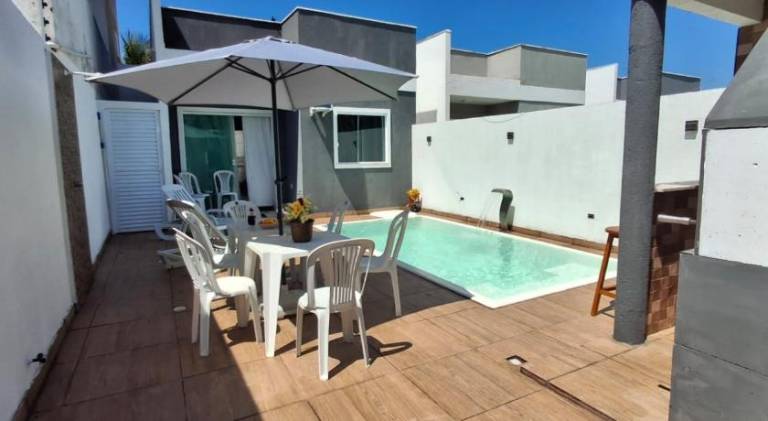 Apartment with pool — photo 3