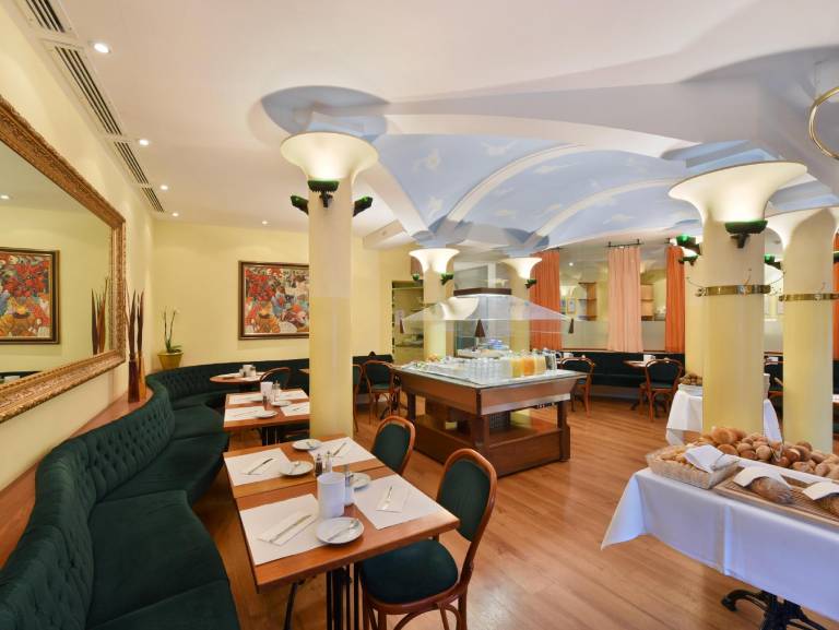 Altstadt Hotel Krone — photo 4