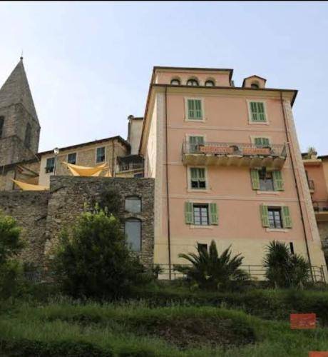 Bed and breakfast  Pigna