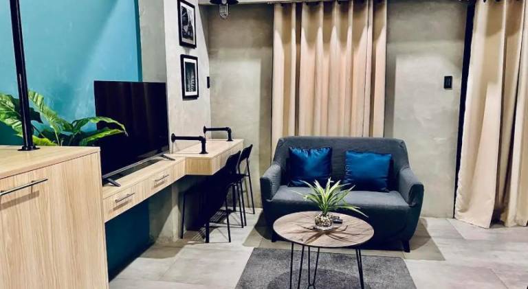 Beautiful serviced apartment with jacuzzi & terrace | Pets are welcome in Quezon City