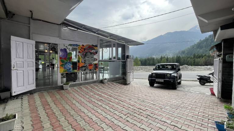Singh Saab Rooms & Cafe in Manali