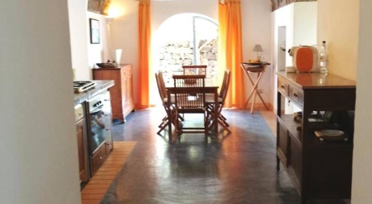 Vacation home with jacuzzi & pool — photo 4