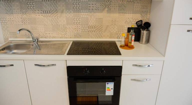 Rental apartment with BBQ & yard — photo 5
