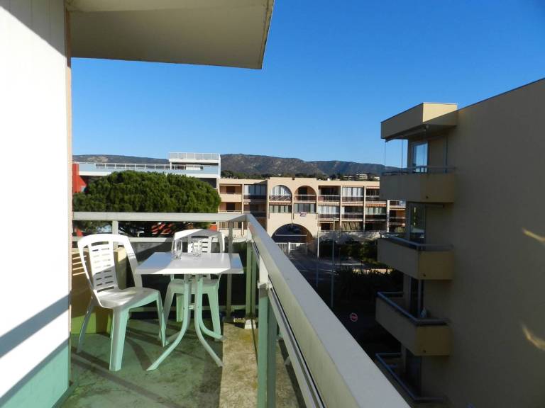 Rental apartment with 2 rooms for 6 persons in Bormes-Les-Mimosas