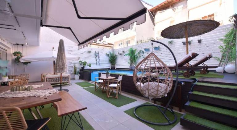 Serviced apartment with garden, BBQ & terrace — photo 4