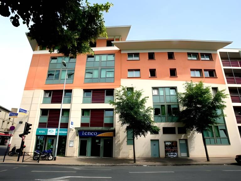 Serviced apartment | Near Basilica of St. Michael | Pets allowed in Bordeaux