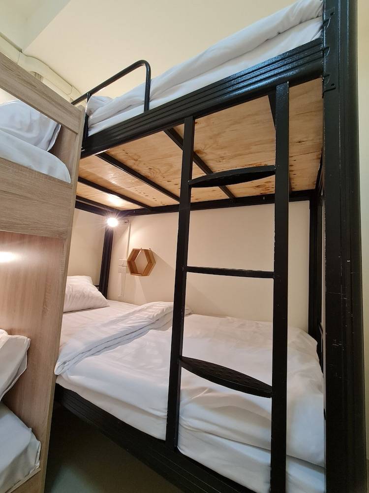 Hostel Thanon Phaya Thai