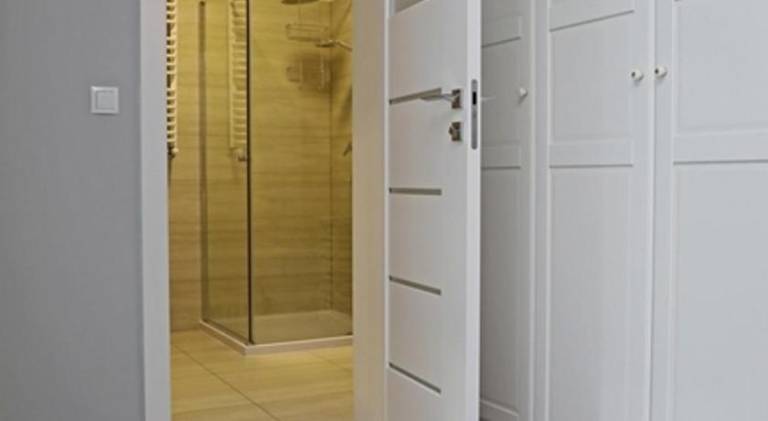 Apartment with pool — photo 4