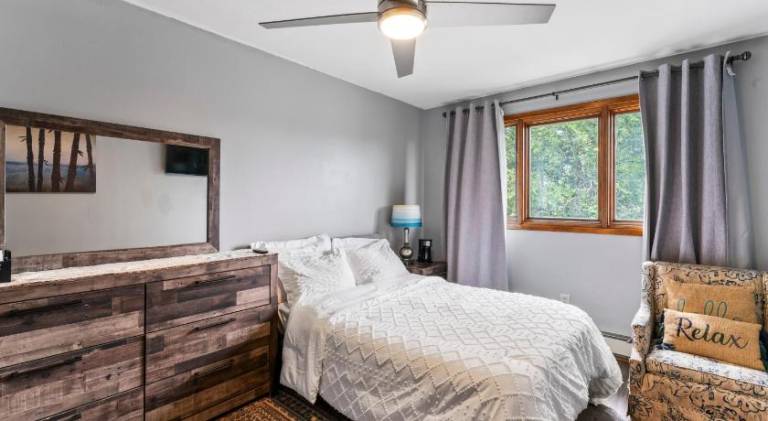 Quiet And Comfortable Deluxe in Anchorage, AK