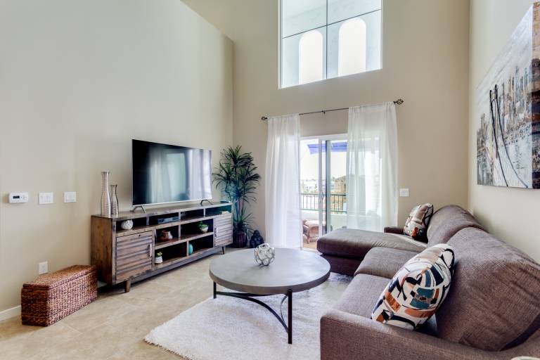 CAYS PENTHOUSE Overlooking POOL 30 night min