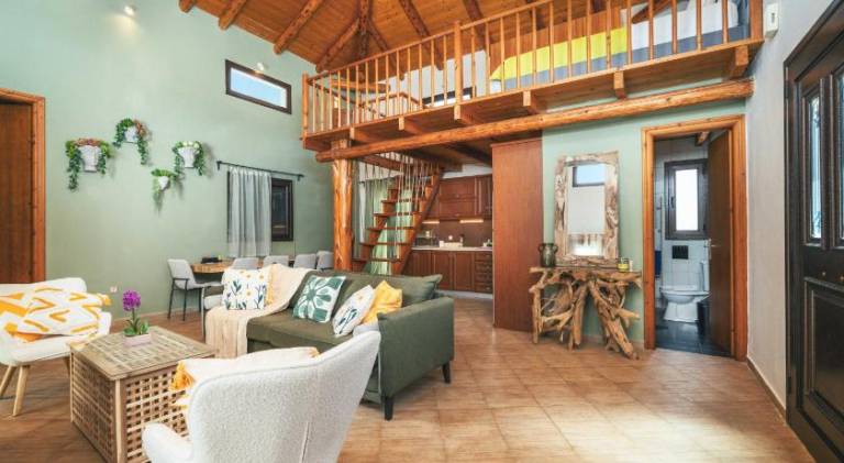 Villa with pool — photo 3