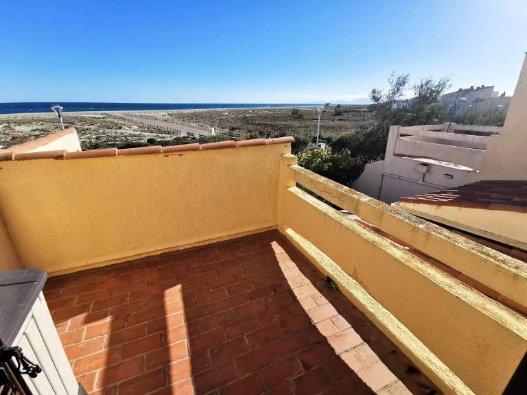 Vacation home with patio in Leucate