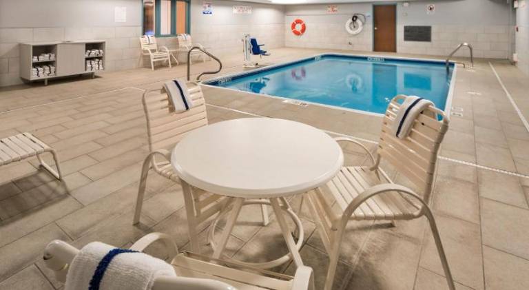 Holiday Inn Express Chicago Northwest-Vernon Hills By IHG — photo 4