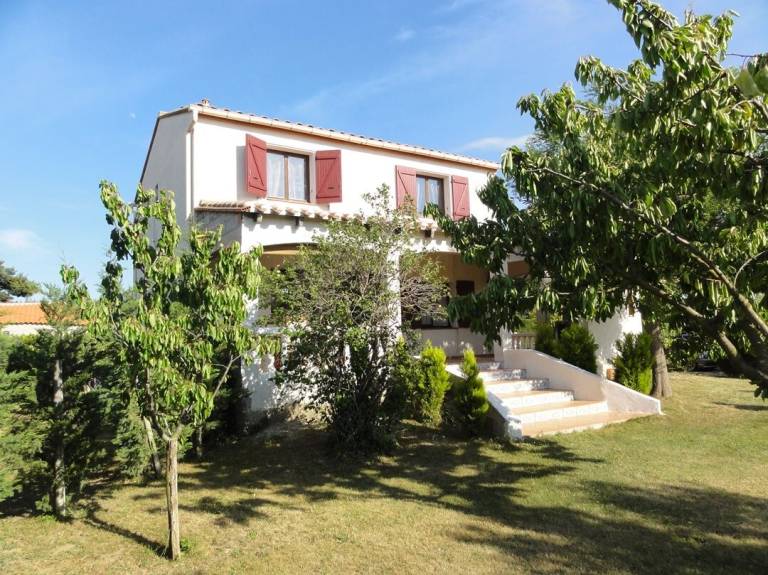 Fully equipped lovely house with private pool, yard & barbeque | Garden view | Pets allowed — photo 2