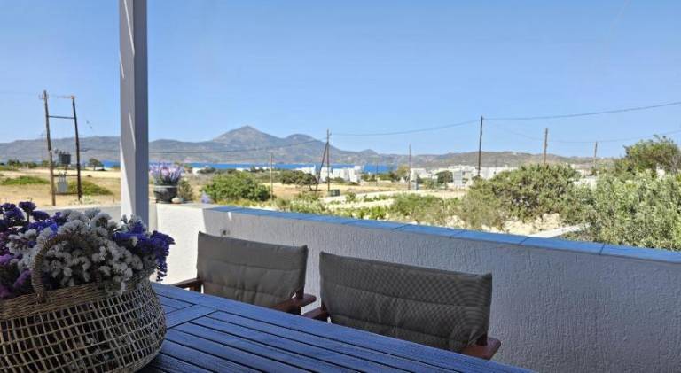 Vacation home with yard & terrace — photo 5