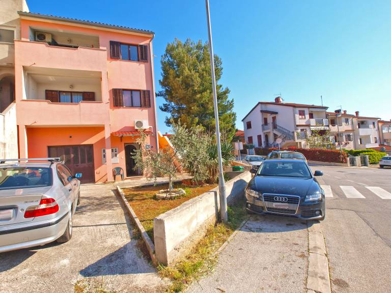 Wonderful rental apartment with patio & BBQ | Pets are welcome in Pula