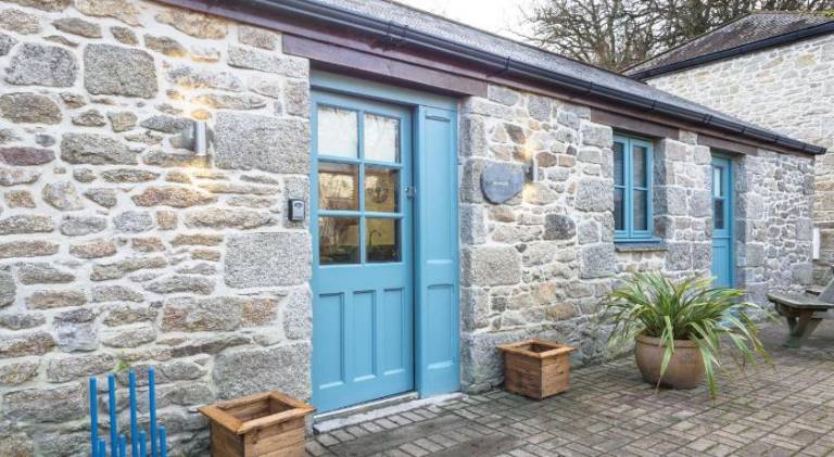 House with pool in Falmouth