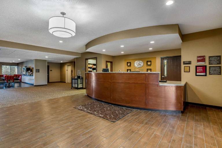 Comfort Suites Cedar Falls Industrial Park — photo 4