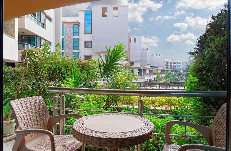 VESTA Luxury APT 2BR La Mirada II