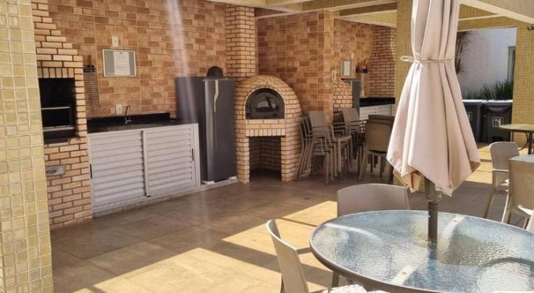 Apartment with pool — photo 4