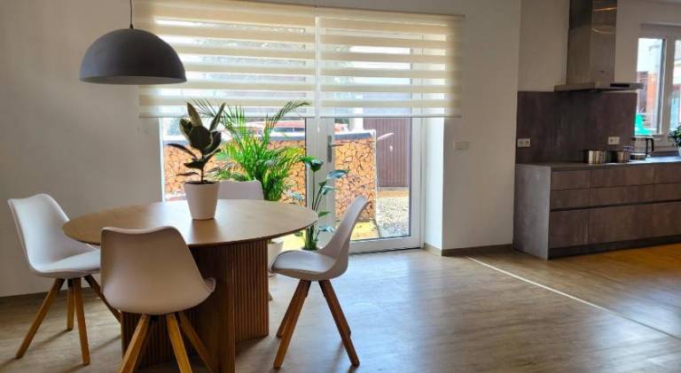Rental apartment with patio — photo 4
