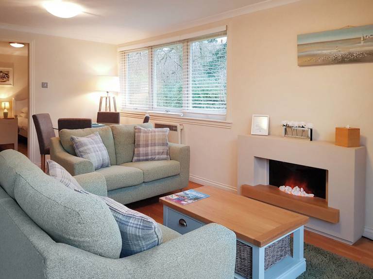 Cottage Balloch