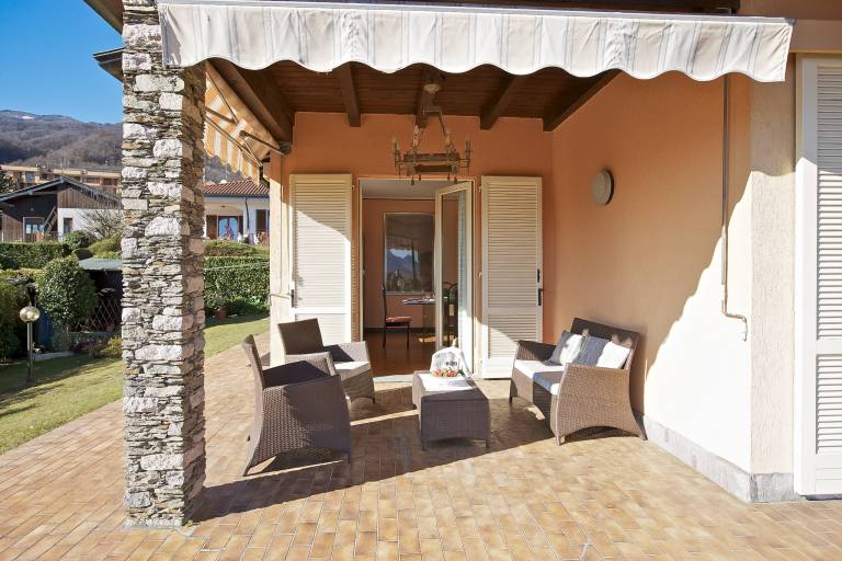 House with garden, grill & patio | Mountain view — photo 2