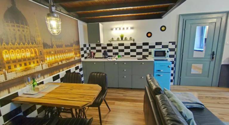 Holiday apartment with yard | Close to St. Stephen's Basilica | Suitable for remote work | Pet-friendly — photo 5