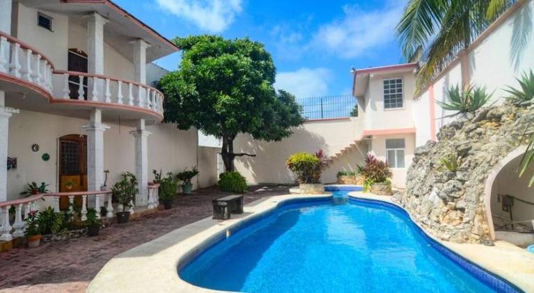 House with pool & jacuzzi in Playa del Carmen