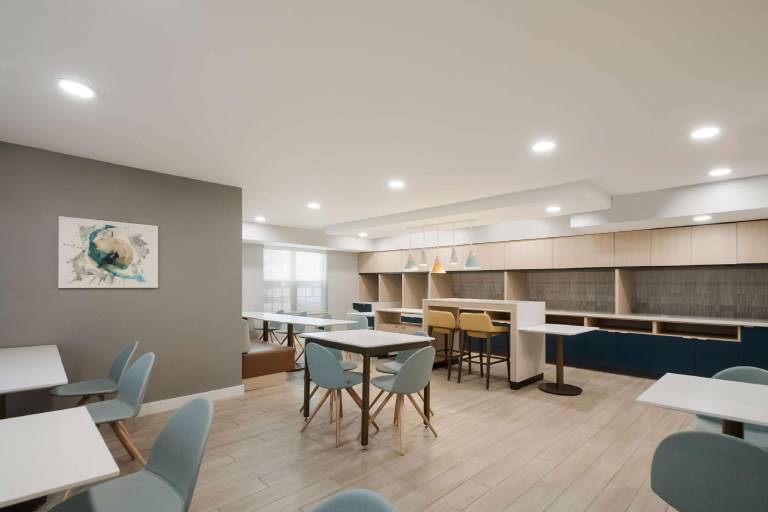 Sonesta Simply Suites Falls Church — photo 2