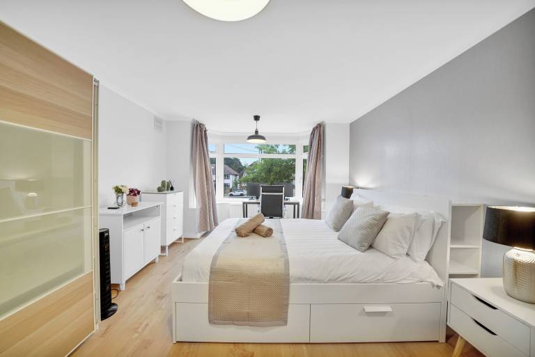 House  Greenford