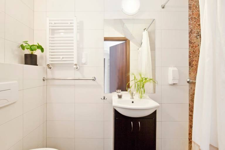 Family-friendly dedicated room | Beach nearby | Dogs allowed — photo 3