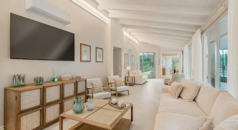 Villa with pool & jacuzzi in Serravalle Pistoiese