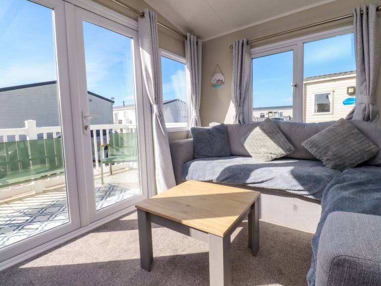 Children-friendly pleasant cottage with yard | Beach view | Pets allowed — photo 2